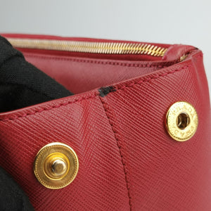 Vintage Prada Galleria Red SAFFIANO Leather BN1786 handbag | stylenewstar