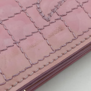 Pre-owned VERSACE Medusa quilted chain Pink Patent shoulderbag | stylenewstar