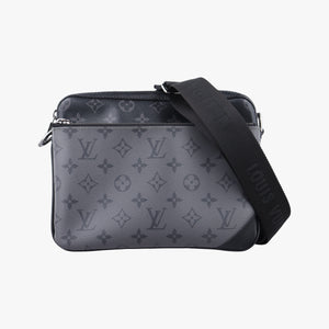 Secondhand Louis Vuitton Trio Messenger Gris Monogram Shadow M46603 shoulderbag | stylenewstar