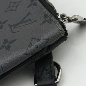 Secondhand Louis Vuitton Trio Messenger Gris Monogram Shadow M46603 shoulderbag | stylenewstar