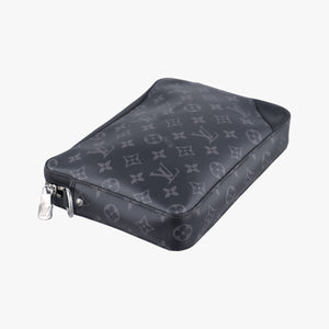 Secondhand Louis Vuitton Trio Messenger Gris Monogram Shadow M46603 shoulderbag | stylenewstar