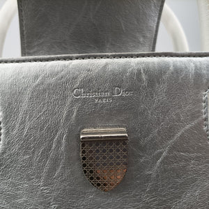 Pre-owned Christian Dior Diorever Silver Leather shoulderbag | stylenewstar