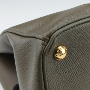 Vintage Prada Galleria Green SAFFIANO Leather B2274C handbag | stylenewstar