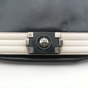 Pre-owned Chanel BOY CHANEL Black×white Leather A66712 shoulderbag | stylenewstar