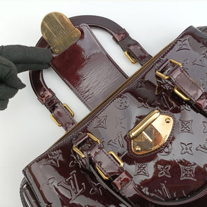 Secondhand Louis Vuitton MELROSE AVENUE AMARANTE Vernis M93757 handbag | stylenewstar