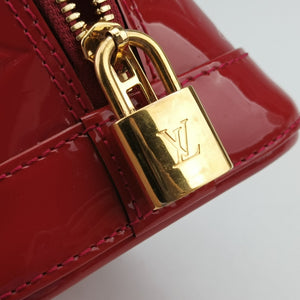 Pre-owned Louis Vuitton Alma BB pomme d'amour Vernis M90174 shoulderbag | stylenewstar