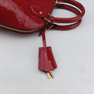Pre-owned Louis Vuitton Alma BB pomme d'amour Vernis M90174 shoulderbag | stylenewstar