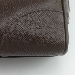 Pre-owned Louis Vuitton IGOR Grizzly Taiga M31178 handbag | stylenewstar