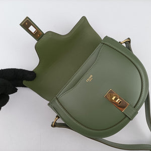 Pre-owned Celine Besace 16 Small Green Leather W-SL-2 shoulderbag | stylenewstar