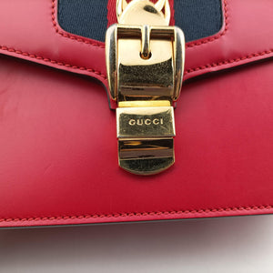 Pre-owned Gucci Sylvie Red Leather 421882 shoulderbag | stylenewstar