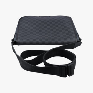 Pre-owned Louis Vuitton DANIEL MM Noir Damier Graphite N58029 shoulderbag | stylenewstar