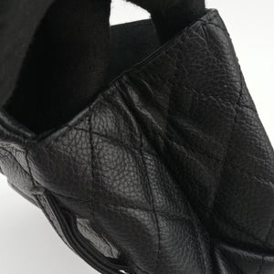 Secondhand Chanel Matelasse 2.55 Black pebbled U48753 bum bag/waist bag | stylenewstar