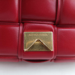 Secondhand Bottega Veneta Padded CASSETTE Red lambskin shoulderbag | stylenewstar