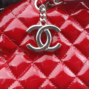 Secondhand Chanel Mademoiselle Bowling Red Patent A50557 shoulderbag | stylenewstar
