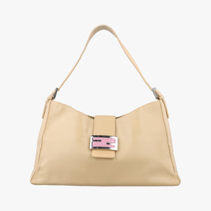 Pre-owned Fendi Baguette Yellow Leather 091611 shoulderbag | stylenewstar