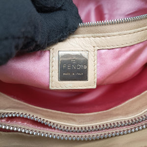 Pre-owned Fendi Baguette Yellow Leather 091611 shoulderbag | stylenewstar