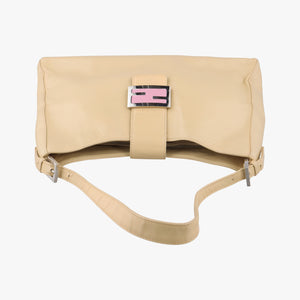 Pre-owned Fendi Baguette Yellow Leather 091611 shoulderbag | stylenewstar