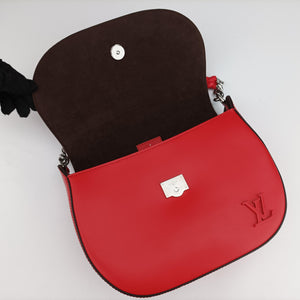 Pre-owned Louis Vuitton LUNA Rouge Epi M42675 shoulderbag | stylenewstar