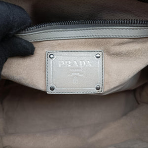 Pre-owned Prada 三角ロゴ Grey Nappa Leather shoulderbag | stylenewstar