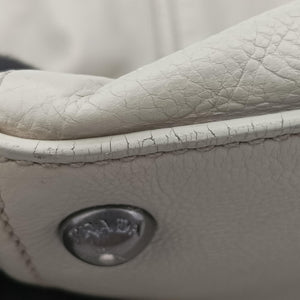 Pre-owned Prada 三角ロゴ Grey Nappa Leather shoulderbag | stylenewstar