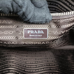 Pre-owned Prada Triangle Logo Plate Red Saffiano Leather handbag | stylenewstar