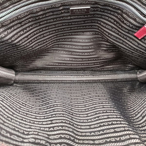 Pre-owned Prada Triangle Logo Plate Red Saffiano Leather handbag | stylenewstar