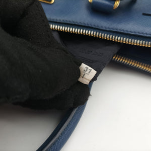 Vintage Prada Galleria Blue SAFFIANO Leather BN2274 handbag | stylenewstar