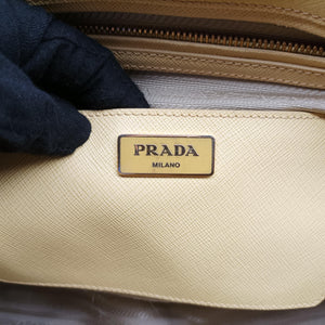 Secondhand Prada Galleria Yellow SAFFIANO Leather BN2274 shoulderbag | stylenewstar