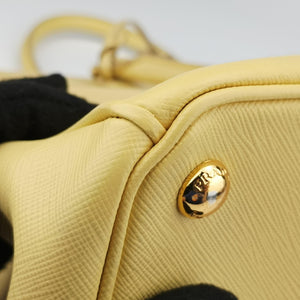 Secondhand Prada Galleria Yellow SAFFIANO Leather BN2274 shoulderbag | stylenewstar