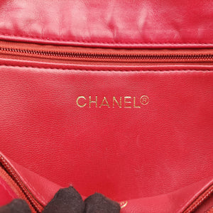 Pre-owned Chanel Matelasse Red lambskin shoulderbag | stylenewstar
