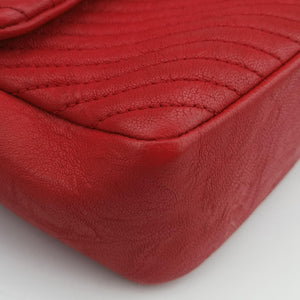 Vintage Chanel V stitch Red lambskin A92088 shoulderbag | stylenewstar