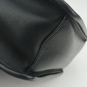 Pre-owned Fendi KAN I F Black Leather 8BT286 shoulderbag | stylenewstar