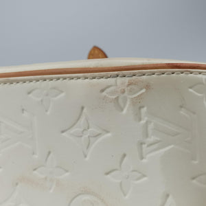 Pre-owned Louis Vuitton Summit Drive Perle Vernis M93514 handbag | stylenewstar