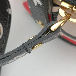 Pre-owned Louis Vuitton LV Crafty Boite Chapeau Soupour CREME ROUGE Monogram Giant M45366 shoulderbag | stylenewstar