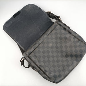Pre-owned Louis Vuitton DANIEL MM Noir Damier GRAPHITE N41260 shoulderbag | stylenewstar