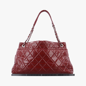 Pre-owned Chanel Matelasse Red Patent Leather A67292 shoulderbag | stylenewstar