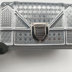 Pre-owned Christian Dior Diorama Silver Leather shoulderbag | stylenewstar