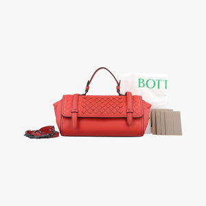 Secondhand Bottega Veneta Pre-Owned Monaco Intrecciato Red Leather shoulderbag | stylenewstar
