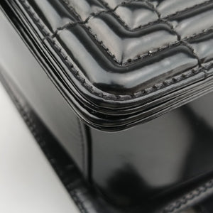 Pre-owned Chanel BOY CHANEL Black Enamel A67021 shoulderbag | stylenewstar