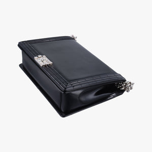 Pre-owned Chanel BOY CHANEL Black Enamel A67021 shoulderbag | stylenewstar