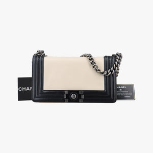 Secondhand Chanel BOY CHANEL Black×white Leather A66713 shoulderbag | stylenewstar