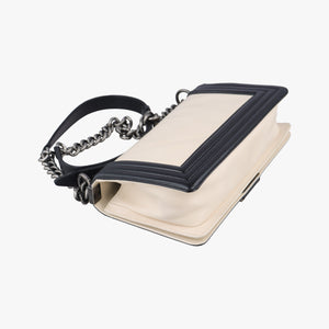 Secondhand Chanel BOY CHANEL Black×white Leather A66713 shoulderbag | stylenewstar