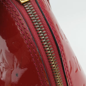 Pre-owned Louis Vuitton Alma PM pomme d'amour Vernis M90096 handbag | stylenewstar