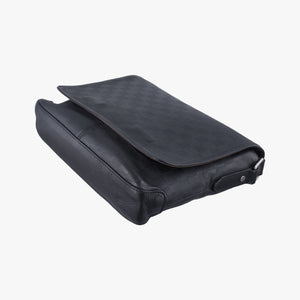 Pre-owned Louis Vuitton District PM Noir Damie Infini Leather N41286 shoulderbag | stylenewstar