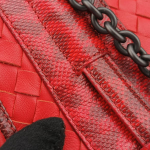 Vintage Bottega Veneta Intrecciato Red lambskin shoulderbag | stylenewstar