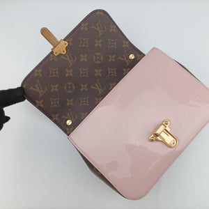 Pre-owned Louis Vuitton Cherry Wood BB Rose Ballerine PVC coated canvas×Vernis M51952 shoulderbag | stylenewstar