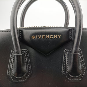 Pre-owned Givenchy Antigona Black Leather shoulderbag | stylenewstar