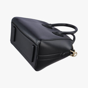 Pre-owned Givenchy Antigona Black Leather shoulderbag | stylenewstar