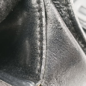 Pre-owned Fendi KAN I Black Leather 8M0381 shoulderbag | stylenewstar