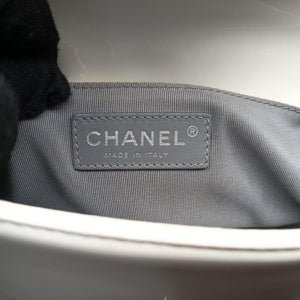 Secondhand Chanel BOY CHANEL White Patent A67017 shoulderbag | stylenewstar